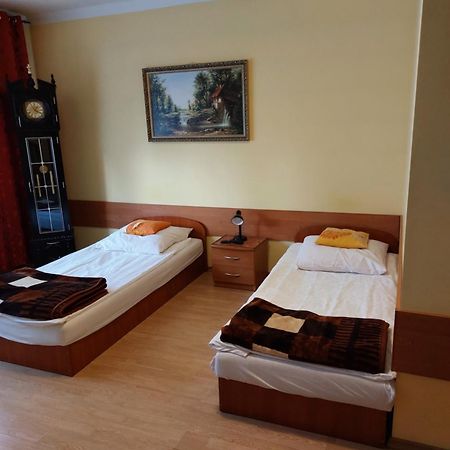 Noclegi-Pokoje Goscinne Lublin Exterior foto